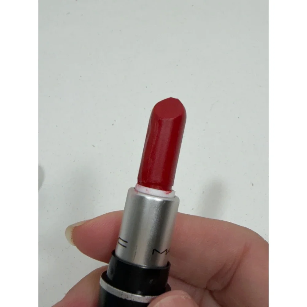 MAC Matte Lipstick Diva Deep Reddish Burgundy A10‎ MINI SIZE